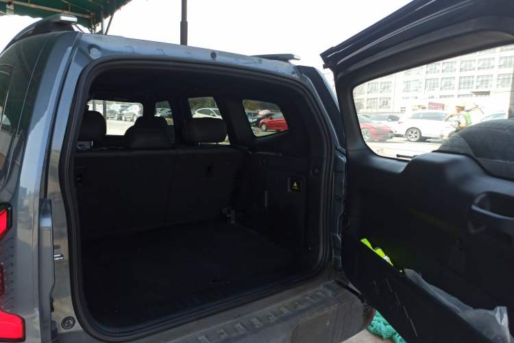 Used Deepal G318 2024 Four-Wheel Drive Comfort Edition Trunk