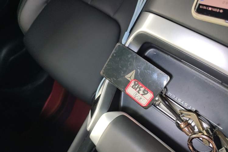 Used Deepal G318 2024 Four-Wheel-Drive Air Suspension Model Vehicle Key