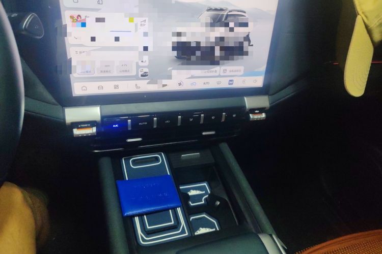 Used Deepal G318 2024 Four-Wheel-Drive Air Suspension Model Audio And AC Panel