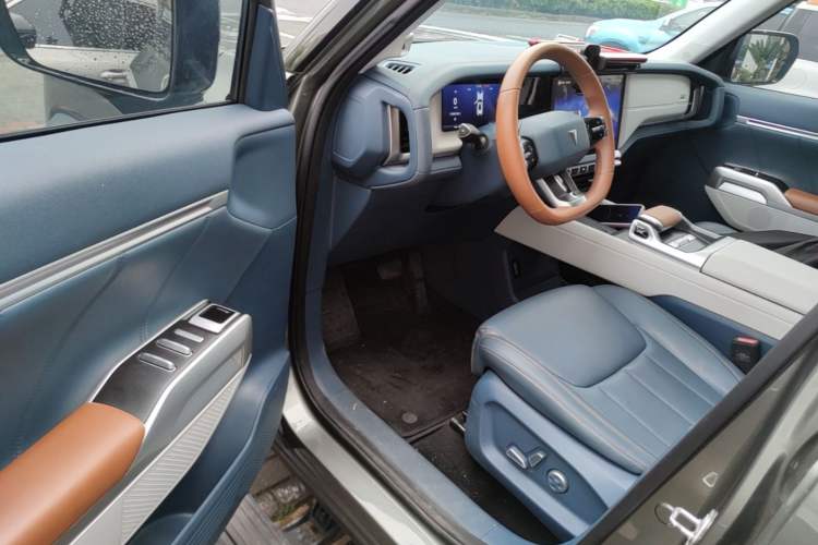 Used Deepal G318 2024 Four-Wheel-Drive Air Suspension Model Driver Seat