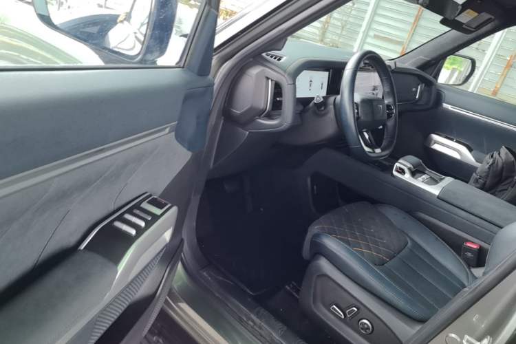 Used Deepal G318 2024 Four-Wheel-Drive Air Suspension Model Driver Seat