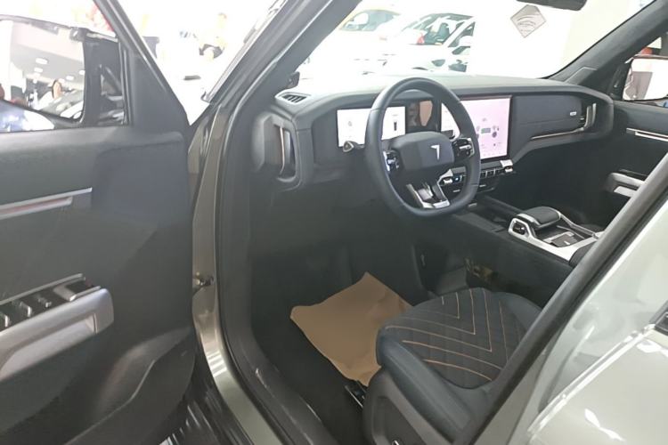 Used Deepal G318 2024 Four-Wheel-Drive Air Suspension Model Driver Seat