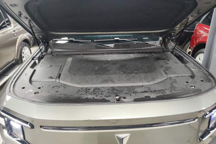 Used Deepal G318 2024 Four-Wheel-Drive Air Suspension Model Engine Bay
