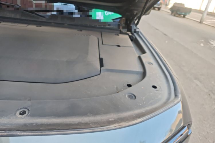 Used Deepal G318 2024 Four-Wheel-Drive Air Suspension Model Engine Bay Left