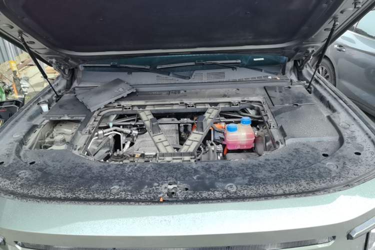Used Deepal G318 2024 Four-Wheel-Drive Air Suspension Model Engine Bay