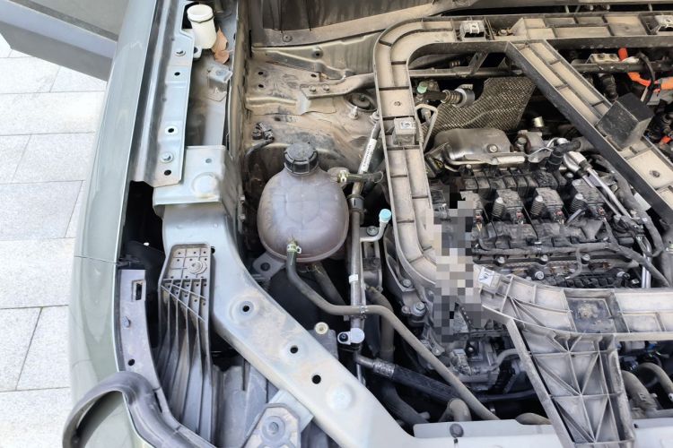 Used Deepal G318 2024 Four-Wheel-Drive Air Suspension Model Engine Bay Right
