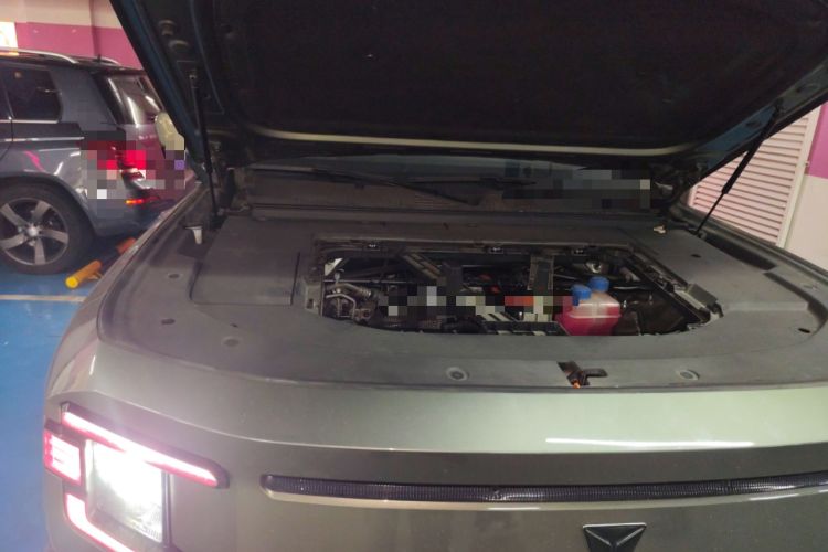 Used Deepal G318 2024 Two-Wheel Drive Air Suspension Version Engine Bay Right