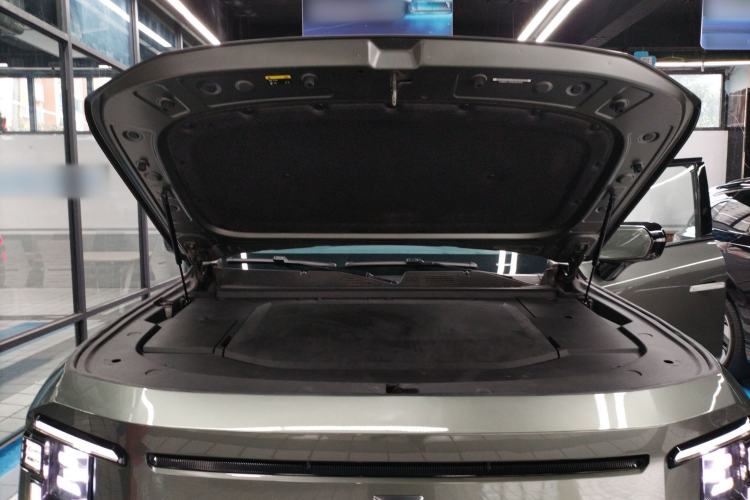 Used Deepal G318 2024 Two-Wheel Drive Air Suspension Version Engine Bay
