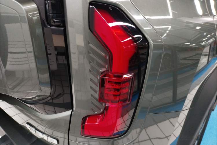 Used Deepal G318 2024 Two-Wheel Drive Air Suspension Version Exterior 2