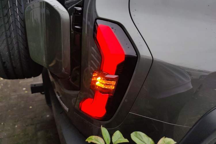 Used Deepal G318 2024 Four-Wheel-Drive Air Suspension Model Exterior 3