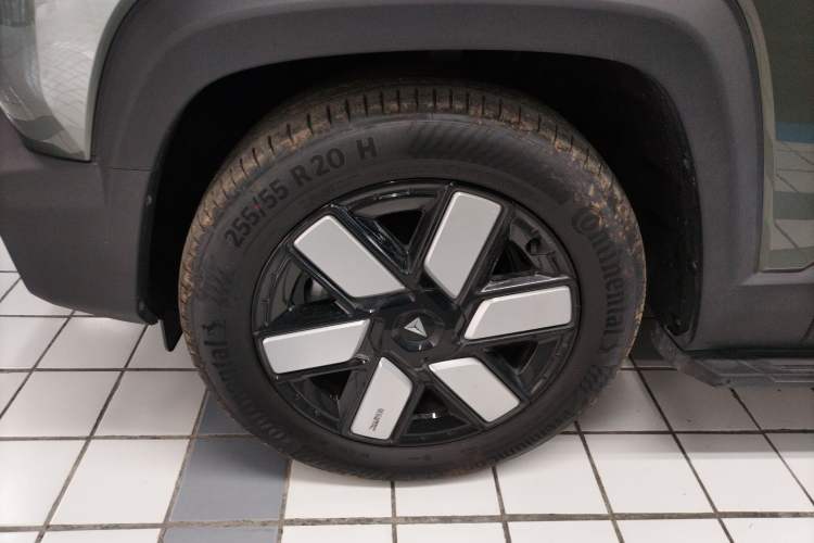 Used Deepal G318 2024 Two-Wheel Drive Air Suspension Version Exterior 3