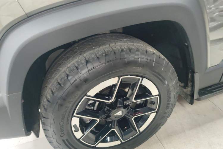 Used Deepal G318 2024 Four-Wheel-Drive Air Suspension Model Exterior 4