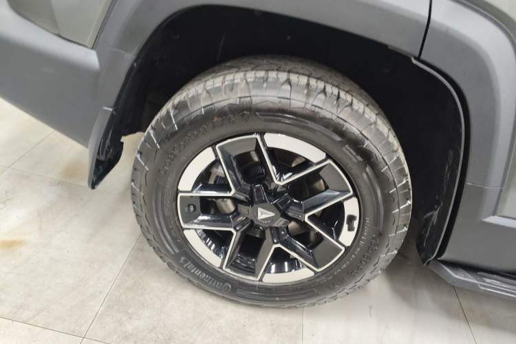 Used Deepal G318 2024 Four-Wheel-Drive Air Suspension Model Exterior 5