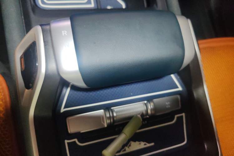 Used Deepal G318 2024 Four-Wheel-Drive Air Suspension Model Gear Lever