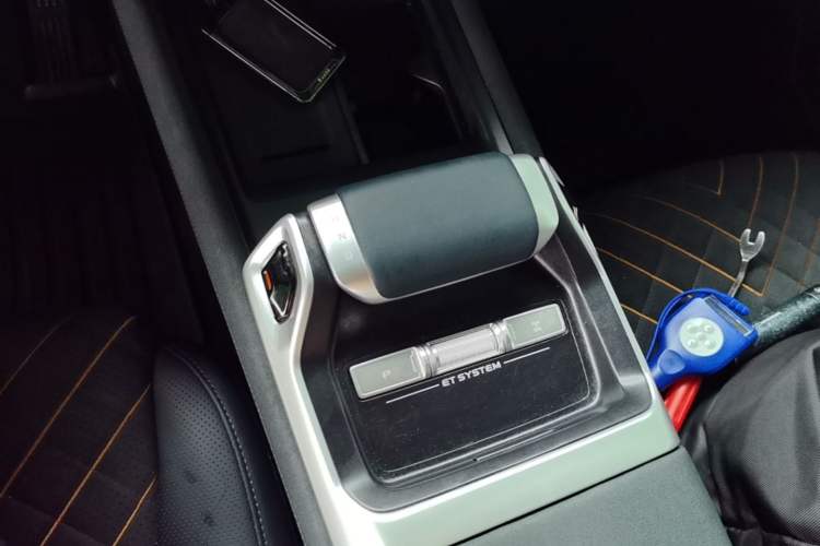 Used Deepal G318 2024 Four-Wheel-Drive Air Suspension Model Gear Lever