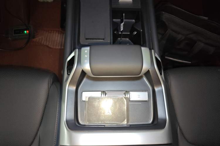 Used Deepal G318 2024 Four-Wheel-Drive Air Suspension Model Gear Lever