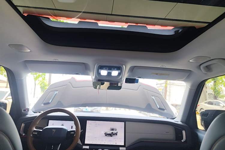 Used Deepal G318 2024 Four-Wheel-Drive Air Suspension Model Headliner