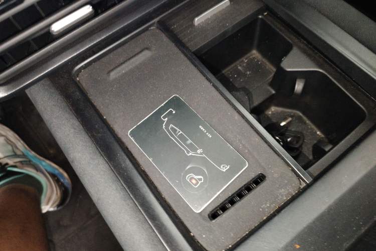 Used Deepal G318 2024 Four-Wheel-Drive Air Suspension Model Interior 1