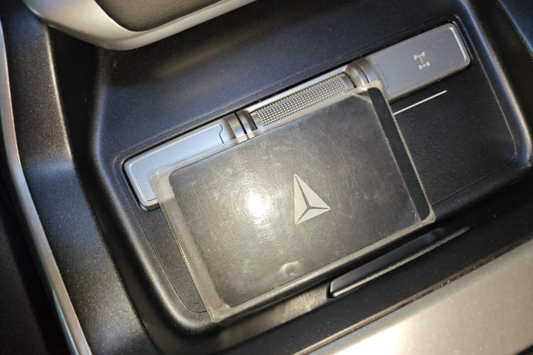 Used Deepal G318 2024 Four-Wheel-Drive Air Suspension Model Interior 1