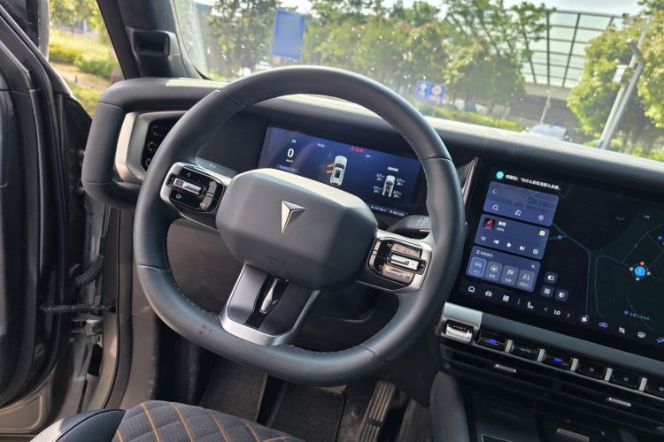 Used Deepal G318 2024 Four-Wheel-Drive Air Suspension Model Interior 3