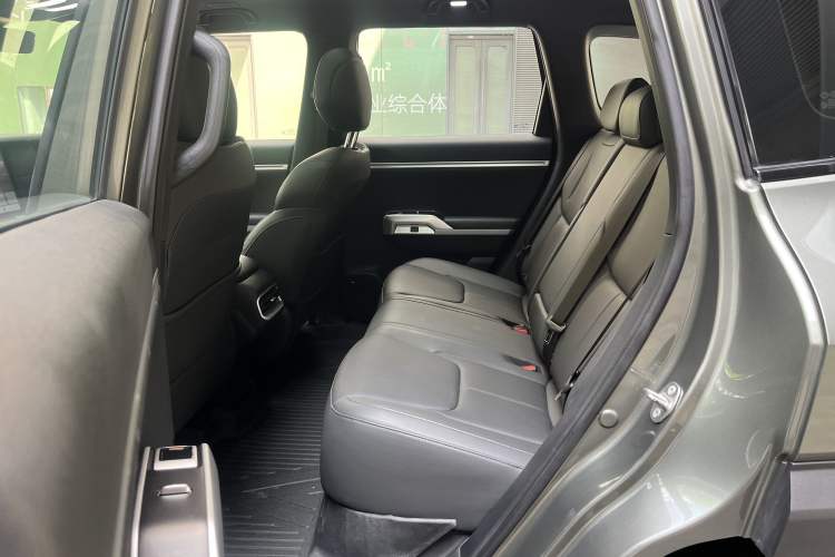 Used Deepal G318 2024 Two-Wheel Drive Air Suspension Version Interior 4