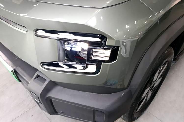 Used Deepal G318 2024 Four-Wheel-Drive Air Suspension Model Left Front Headlight