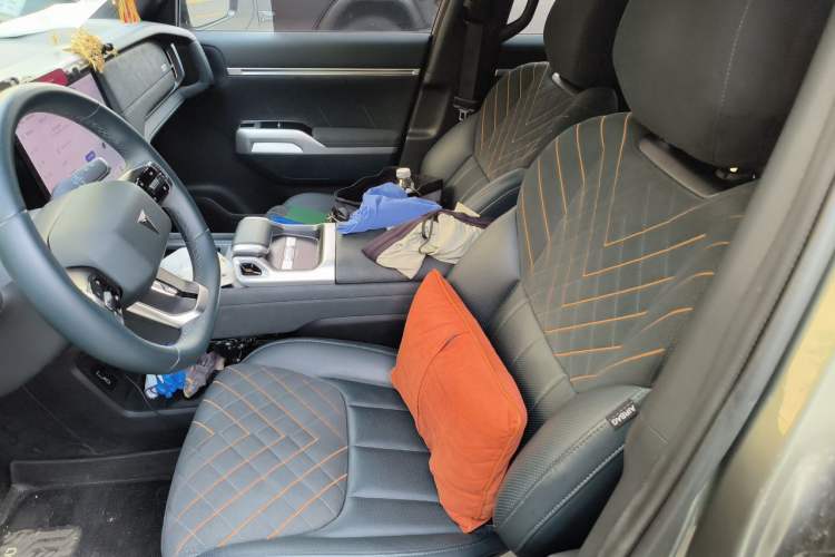Used Deepal G318 2024 Four-Wheel-Drive Air Suspension Model Left Front Seat