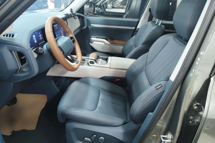Used Deepal G318 2024 Four-Wheel-Drive Air Suspension Model Left Front Seat