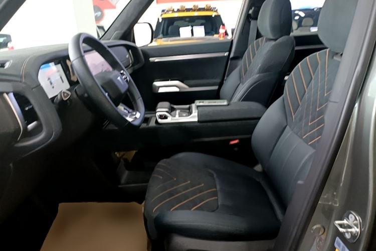 Used Deepal G318 2024 Four-Wheel-Drive Air Suspension Model Left Front Seat
