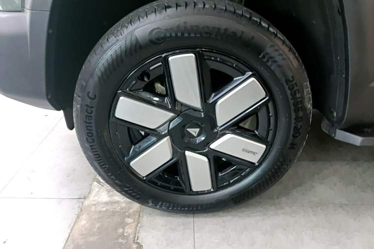 Used Deepal G318 2024 Four-Wheel-Drive Air Suspension Model Left Front Wheel Hub