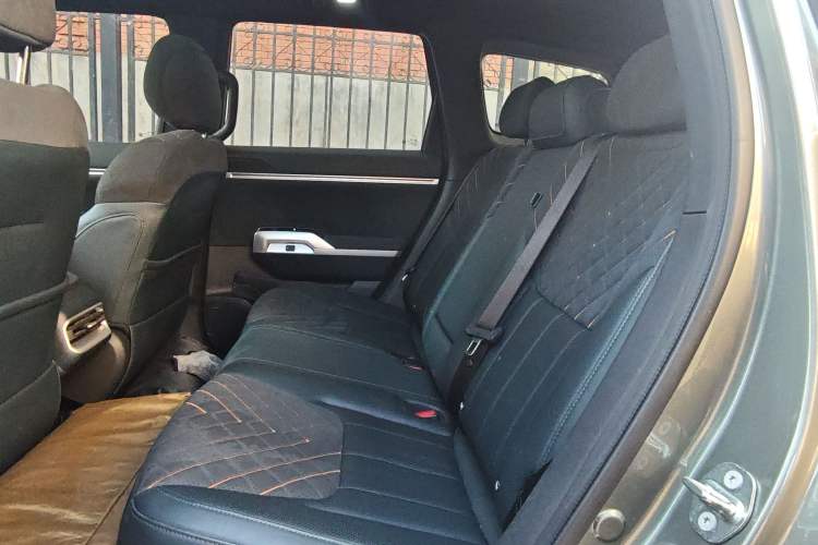 Used Deepal G318 2024 Four-Wheel-Drive Air Suspension Model Left Rear Seat