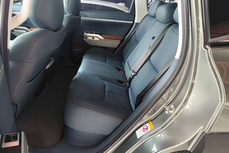 Used Deepal G318 2024 Four-Wheel-Drive Air Suspension Model Left Rear Seat