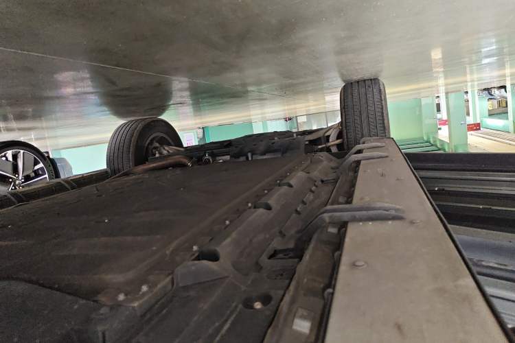 Used Deepal G318 2024 Two-Wheel Drive Air Suspension Version Left Side Sill