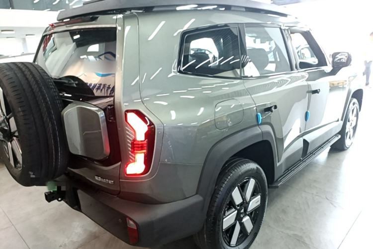 Used Deepal G318 2024 Four-Wheel-Drive Air Suspension Model Rear Right 45 Deg