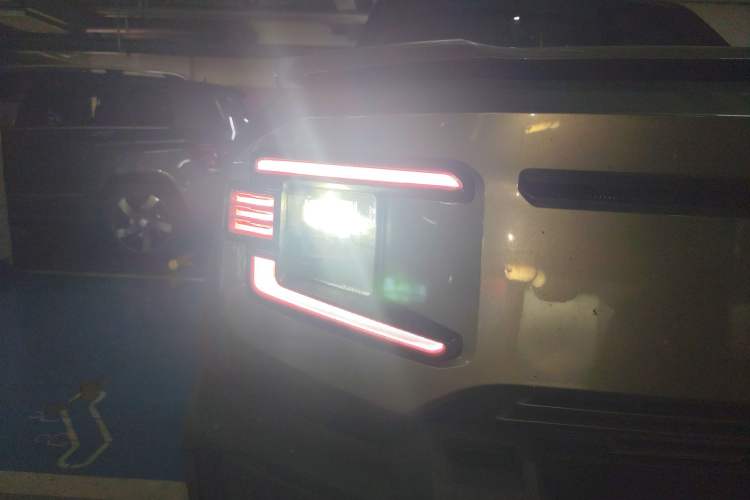 Used Deepal G318 2024 Two-Wheel Drive Air Suspension Version Right Front Headlight