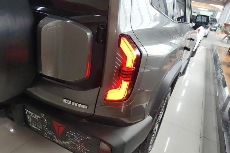 Used Deepal G318 2024 Four-Wheel-Drive Air Suspension Model Right Rear Taillight