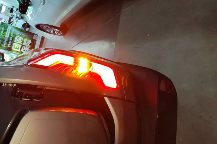 Used Deepal G318 2024 Four-Wheel-Drive Air Suspension Model Right Rear Taillight