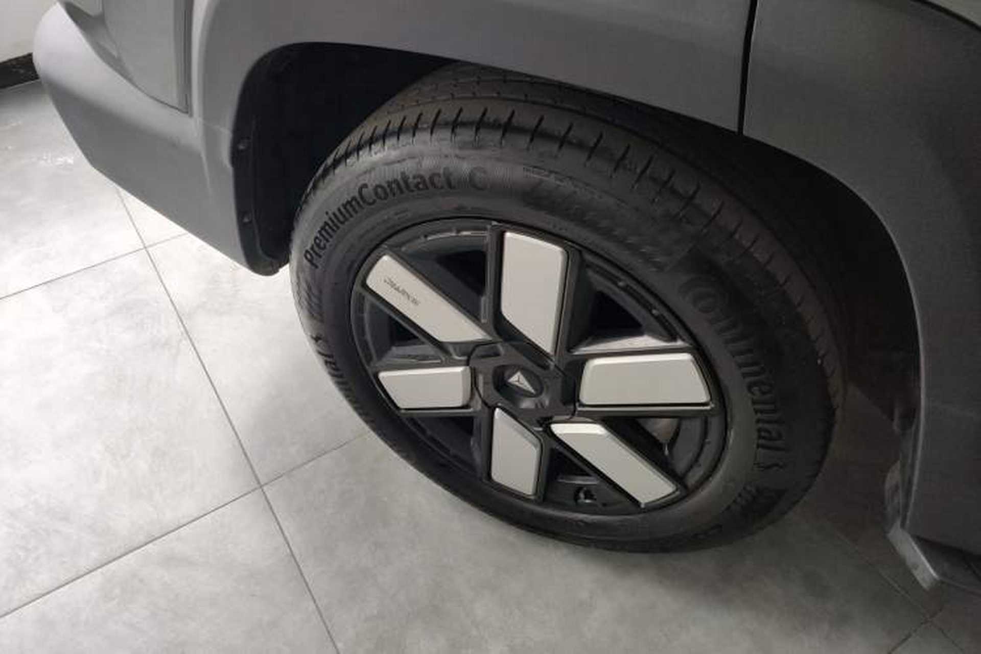 Used Deepal G318 2024 Four-Wheel-Drive Air Suspension Model Right Rear Wheel Hub