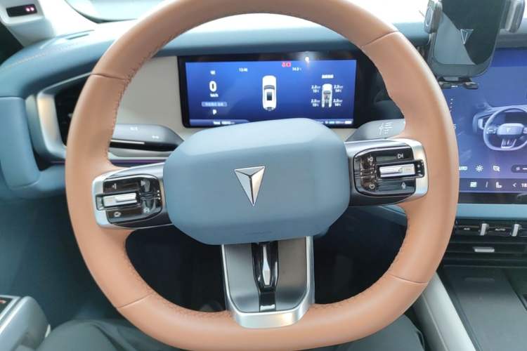Used Deepal G318 2024 Four-Wheel-Drive Air Suspension Model Steering Wheel