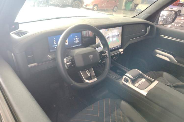 Used Deepal G318 2024 Four-Wheel-Drive Air Suspension Model Steering Wheel