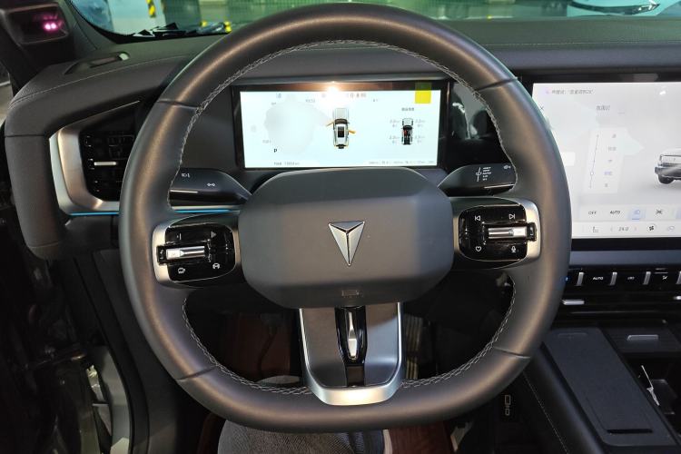 Used Deepal G318 2024 Four-Wheel-Drive Air Suspension Model Steering Wheel