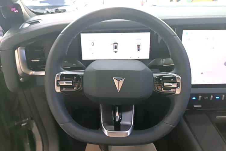 Used Deepal G318 2024 Four-Wheel-Drive Air Suspension Model Steering Wheel
