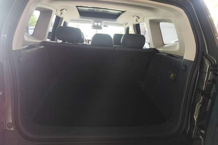 Used Deepal G318 2024 Four-Wheel-Drive Air Suspension Model Trunk