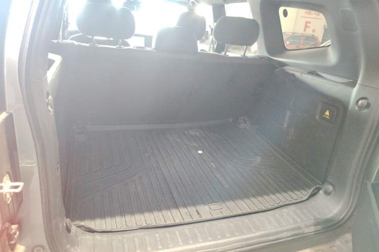 Used Deepal G318 2024 Four-Wheel-Drive Air Suspension Model Trunk