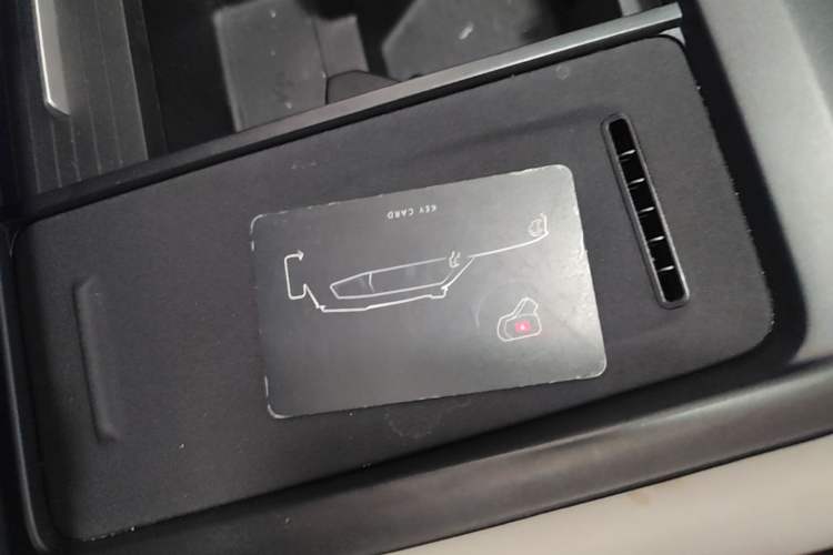 Used Deepal G318 2024 Four-Wheel-Drive Air Suspension Model Vehicle Key