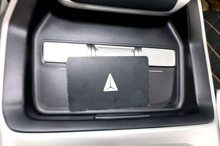 Used Deepal G318 2024 Four-Wheel-Drive Air Suspension Model Vehicle Key