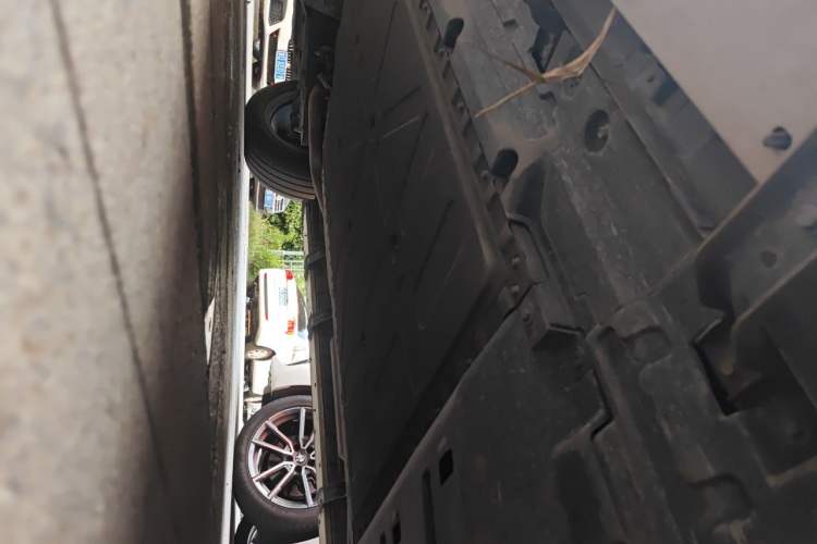 Used Deepal G318 2024 Four-Wheel-Drive Air Suspension Model Chassis Rear Left