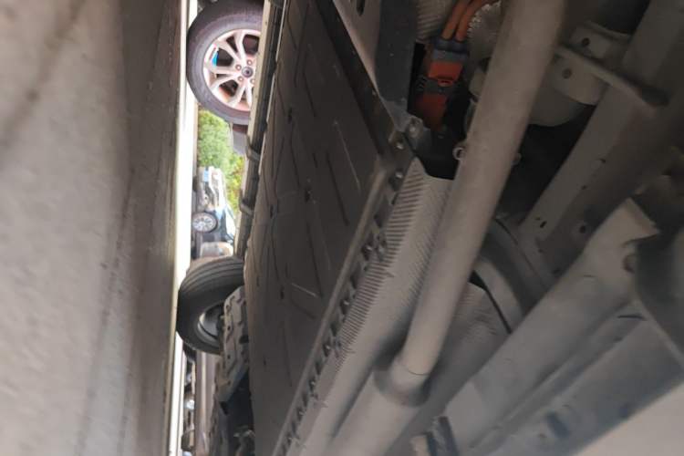 Used Deepal G318 2024 Four-Wheel-Drive Air Suspension Model Chassis Rear Right