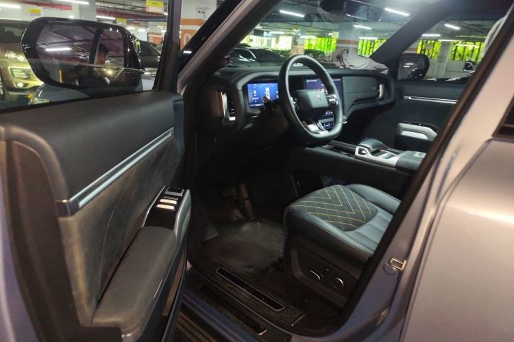 Used Deepal G318 2024 Four-Wheel-Drive Air Suspension Model Driver Seat