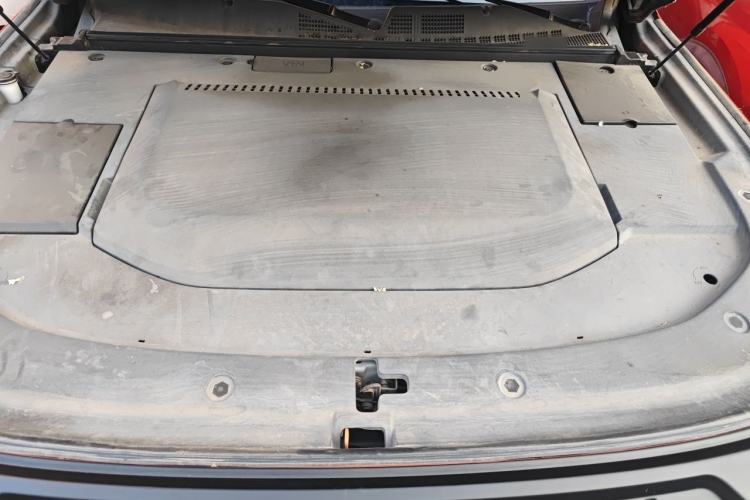 Used Deepal G318 2024 Four-Wheel-Drive Air Suspension Model Engine Bay